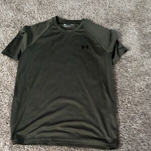 Under Armour Men's Dark Green Short Sleeve Tee